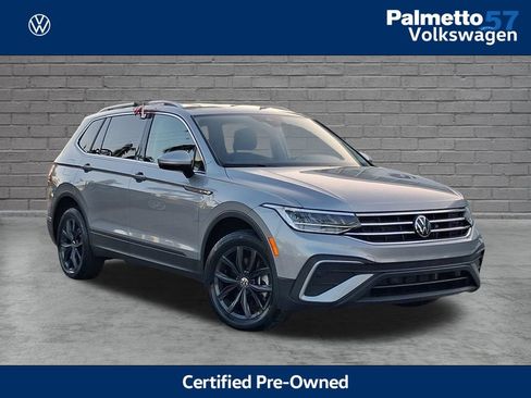 Used 2024 Volkswagen Tiguan SE FWD image 1