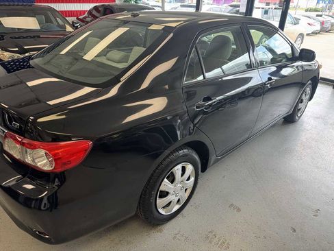 Used 2011 Toyota Corolla LE image 3