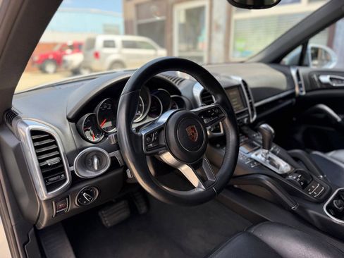 Used 2016 Porsche Cayenne AWD/4WD image 12