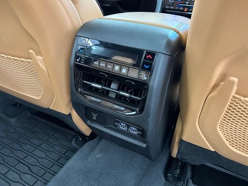 Used 2024 Jeep Grand Cherokee L Summit w/ Luxury Tech Group V AWD/4WD image 54