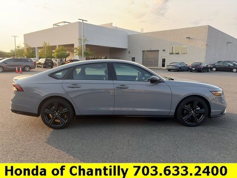 Used 2023 Honda Accord Sport image 8