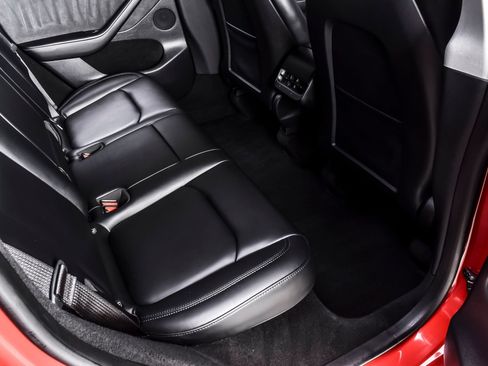 Used 2023 Tesla Model Y AWD image 19