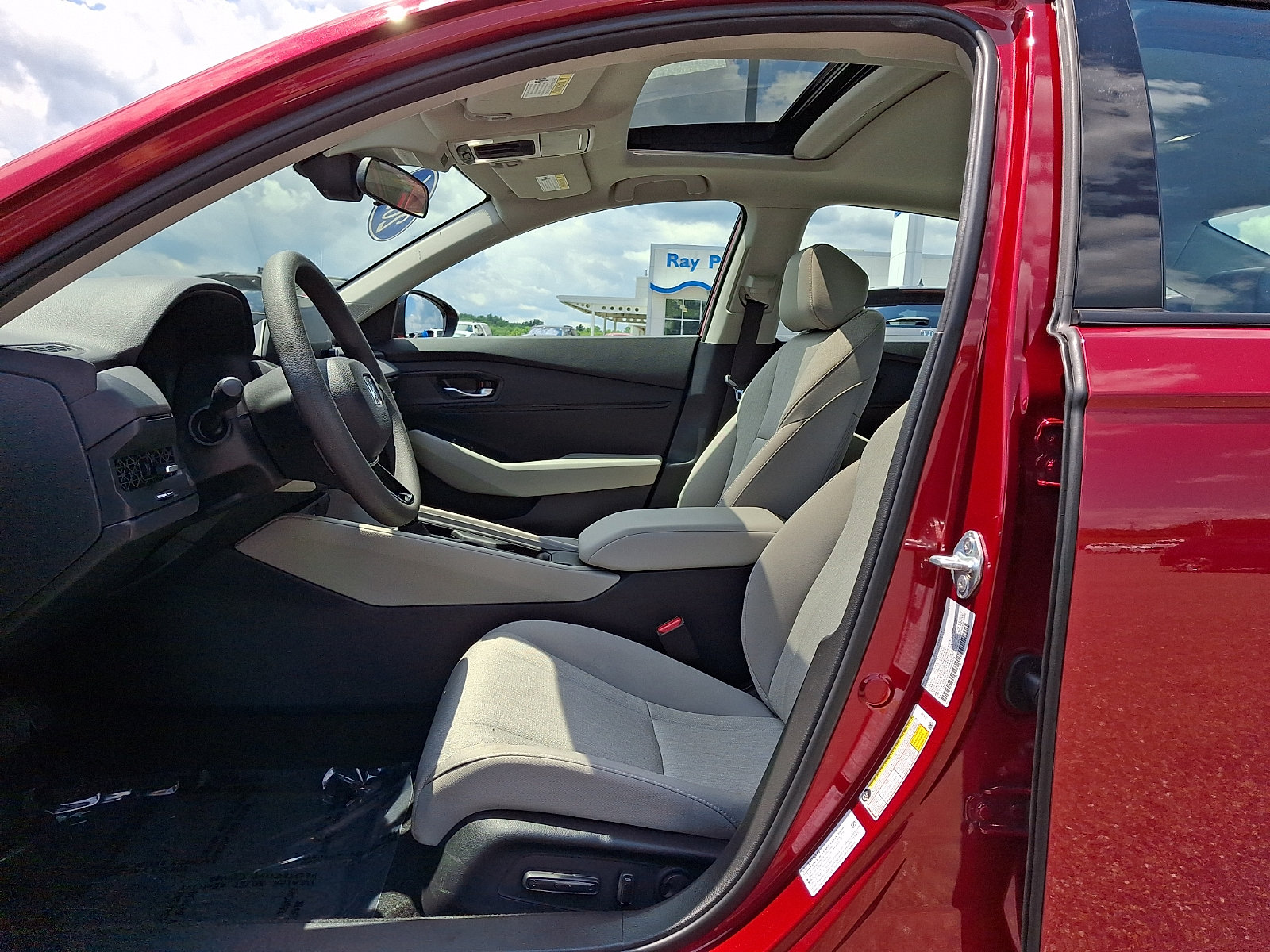 Certified 2025 Honda Accord SE image 14