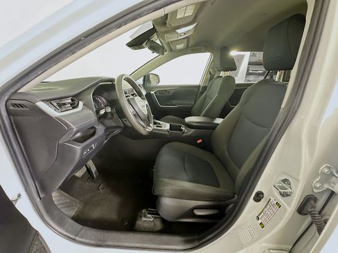 Used 2023 Toyota RAV4 LE AWD/4WD image 13