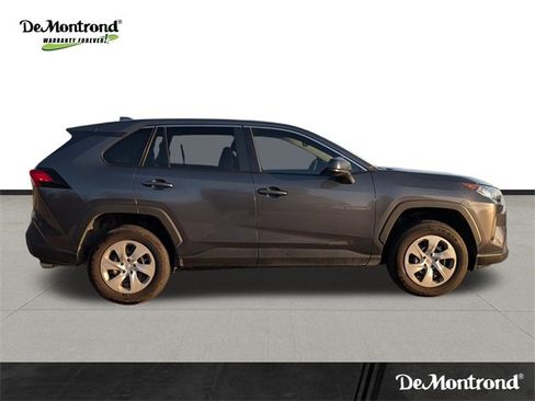 Used 2022 Toyota RAV4 LE image 4