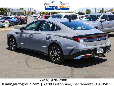 Used 2025 Hyundai Sonata SEL FWD image 2