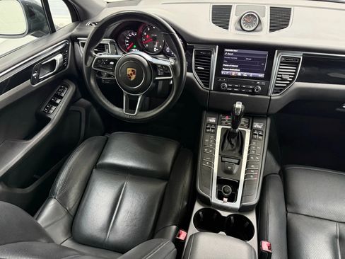 Used 2018 Porsche Macan S image 32
