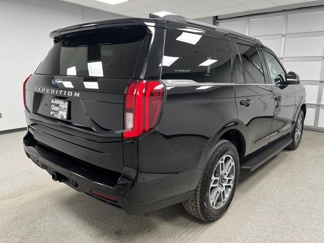 Used 2025 Ford Expedition Active AWD/4WD image 10