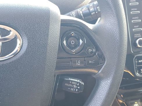 Used 2022 Toyota Prius LE image 33