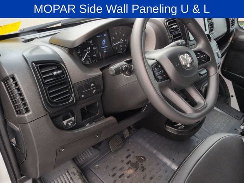 Used 2025 RAM ProMaster 2500 w/ Convenience Group FWD image 11