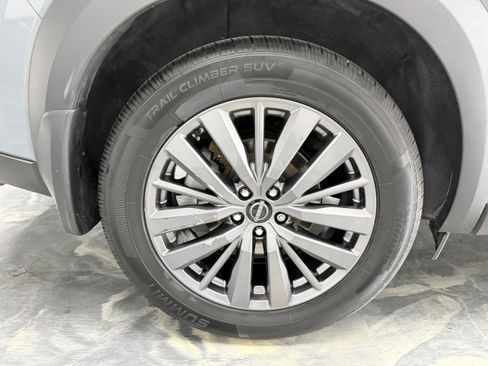 Used 2023 Nissan Pathfinder SL AWD/4WD image 27