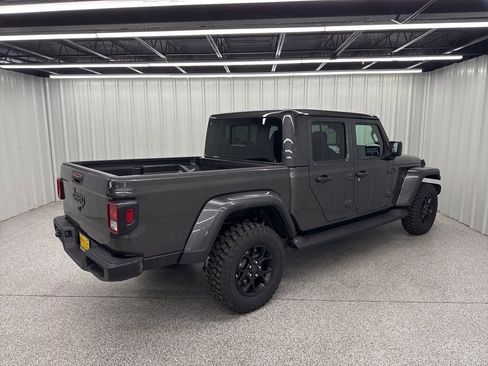 New 2026 Jeep Gladiator Sport AWD/4WD image 5
