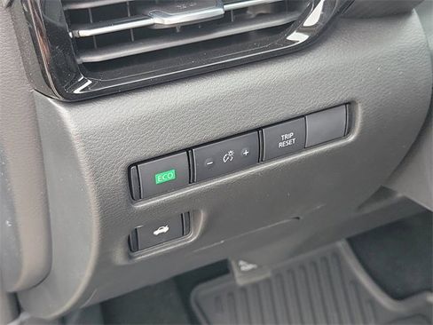 New 2025 Nissan Sentra SR w/ Midnight Edition image 7