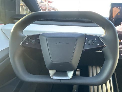 Used 2024 Tesla Cybertruck AWD Crew Cab image 24