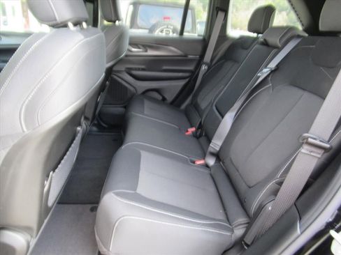 New 2025 Jeep Grand Cherokee Laredo image 26