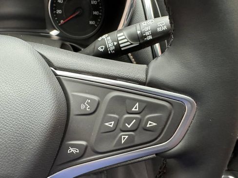Used 2023 Chevrolet Equinox Premier AWD/4WD image 15