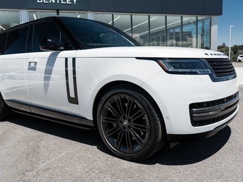 Used 2024 Land Rover Range Rover Long Wheelbase SE AWD/4WD image 18