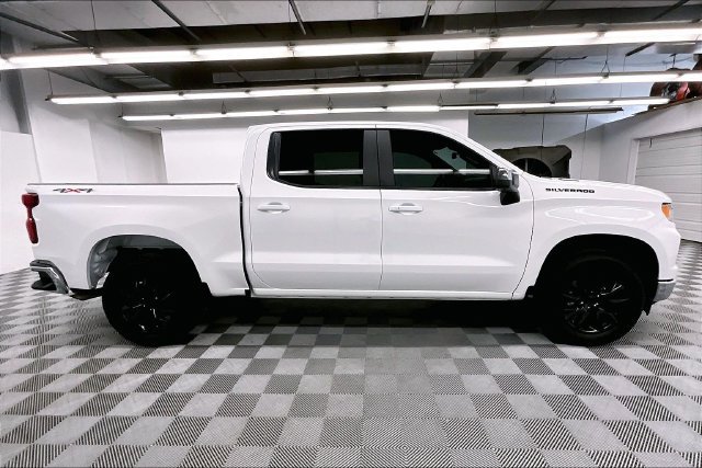 Used 2025 Chevrolet Silverado 1500 LT AWD/4WD image 16