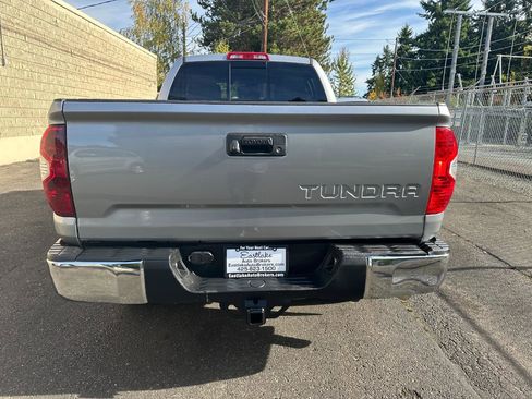 Used 2018 Toyota Tundra SR5 w/ SR5 Upgrade Package AWD/4WD image 6