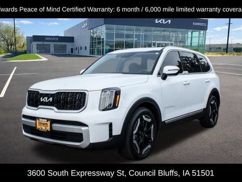 Used 2025 Kia Telluride EX w/ EX Captain's Chair Package AWD/4WD image 2