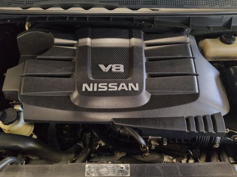 Used 2019 Nissan Titan SV RWD image 30