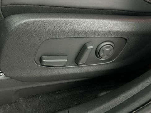 Used 2024 Kia Carnival SX Prestige image 13