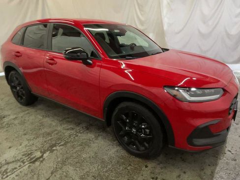 Used 2023 Honda HR-V Sport image 2