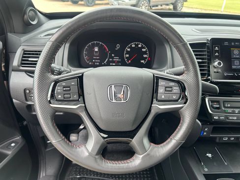 Used 2025 Honda Ridgeline Black Edition image 16