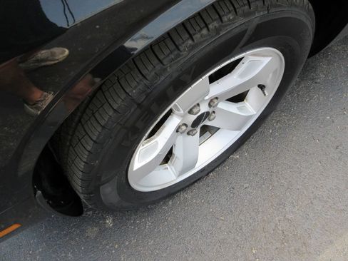 Used 2011 Dodge Challenger RWD image 11