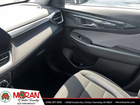 Certified 2024 Chevrolet TrailBlazer LT w/ Convenience Package FWD image 26