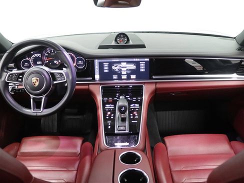Used 2019 Porsche Panamera 4 image 18