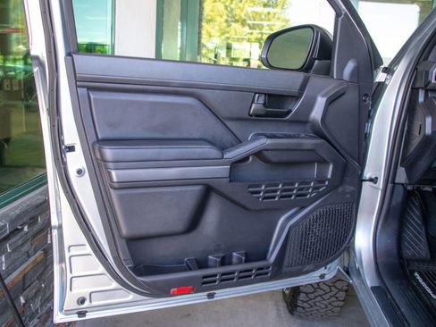 Used 2025 Toyota Tacoma SR5 image 9