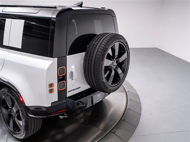 New 2026 Land Rover Defender 110 X-Dynamic SE AWD/4WD image 31