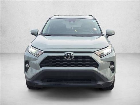 Used 2021 Toyota RAV4 XLE w/ Convenience Package FWD image 2