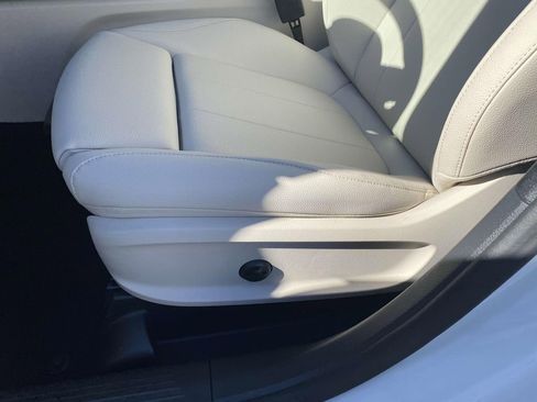 Certified 2025 Mercedes-Benz GLB 250 image 20