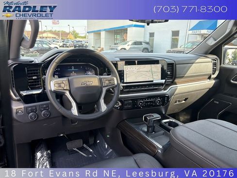 Used 2025 Chevrolet Silverado 1500 LT Trail Boss w/ Convenience Package II AWD/4WD image 15