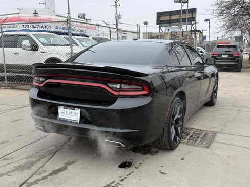 Used 2021 Dodge Charger SXT w/ Blacktop Package image 5