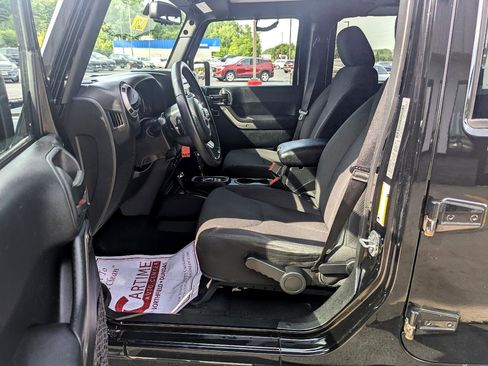 Used 2017 Jeep Wrangler Unlimited Sport w/ Quick Order Package 24S image 9