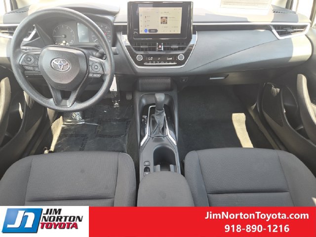 Used 2025 Toyota Corolla LE FWD image 25