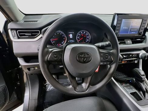 Used 2021 Toyota RAV4 LE w/ Carpet Mat Package (TMS) AWD/4WD image 11