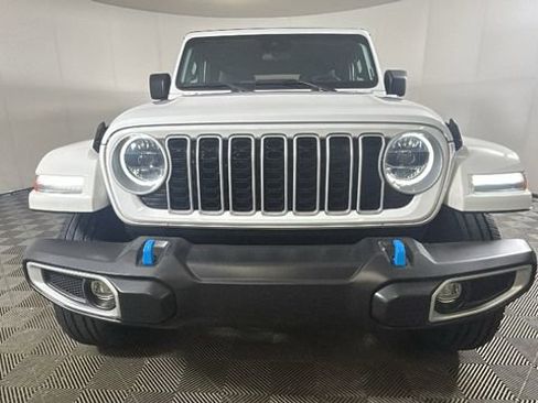 Used 2024 Jeep Wrangler Unlimited Sahara w/ Safety Group AWD/4WD image 8