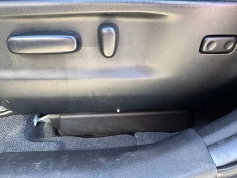 Used 2013 Toyota Venza Limited image 13