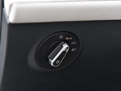 New 2026 Volkswagen Taos SE AWD/4WD image 10