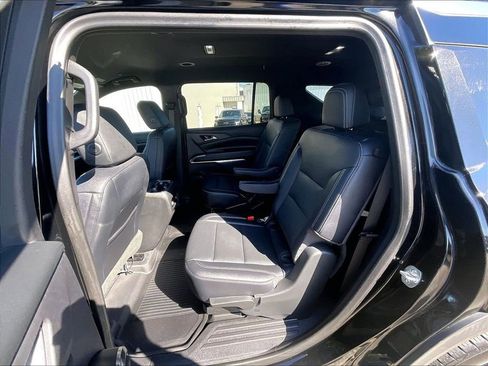 Used 2024 Chevrolet Traverse LT AWD/4WD image 15