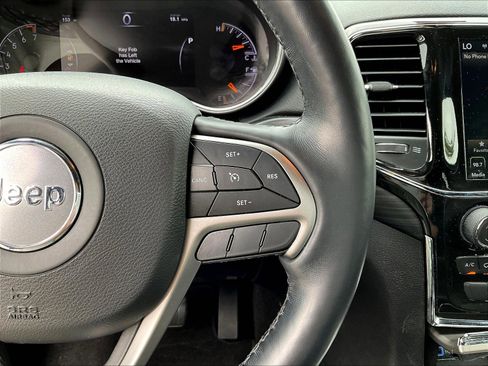 Used 2022 Jeep Grand Cherokee Laredo X AWD/4WD image 12