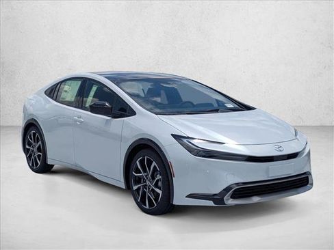 New 2026 Toyota Prius Plug-In Hybrid FWD image 7