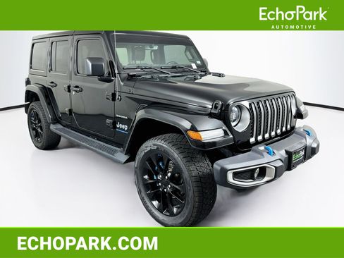 Used 2023 Jeep Wrangler Unlimited Sahara w/ Cold Weather Group AWD/4WD image 1
