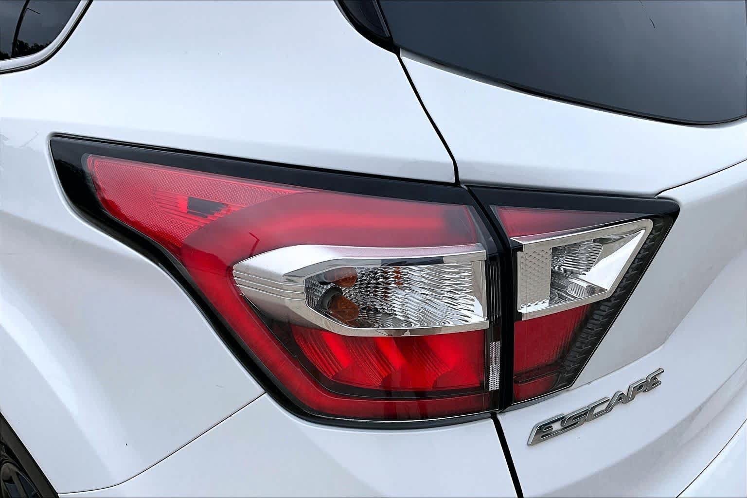 Used 2018 Ford Escape SEL FWD image 29
