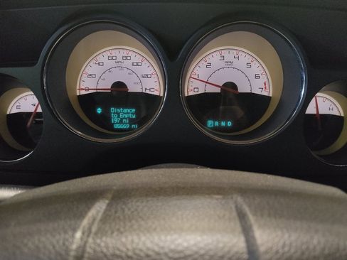 Used 2014 Dodge Challenger SXT RWD image 23