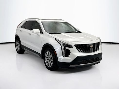 Used 2019 Cadillac XT4 Premium Luxury FWD image 3